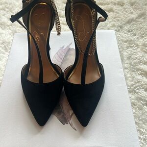 Jessica Simpson pumps